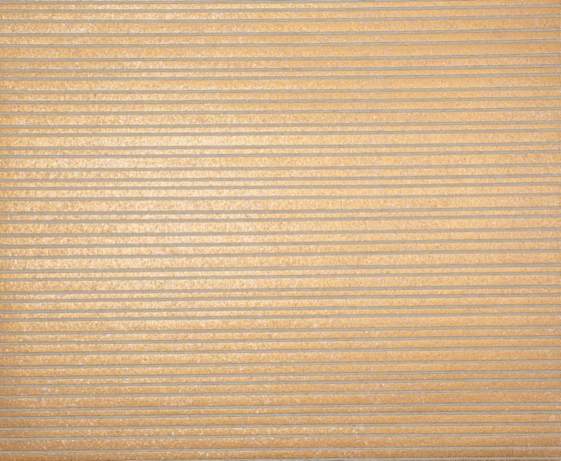 Образец золотых травяных обоев Gilded Reed с плотной горизонтальной тростниковой полоской с чередующимися матовыми и низкометаллическими медово-золотыми полосами